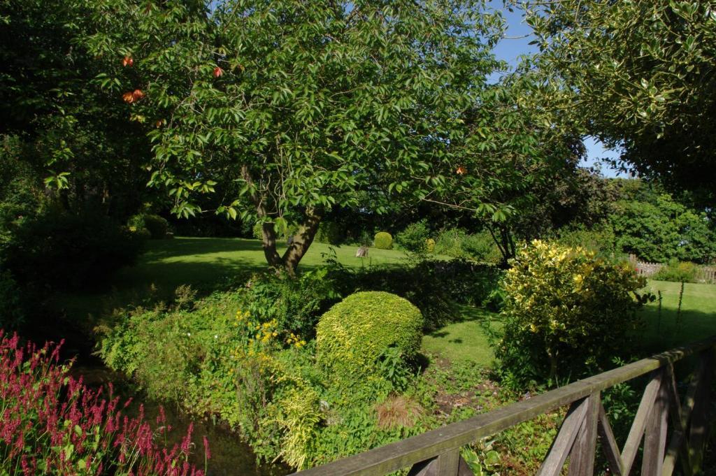 Sculthorpe Mill Hotel Фейкънам Екстериор снимка
