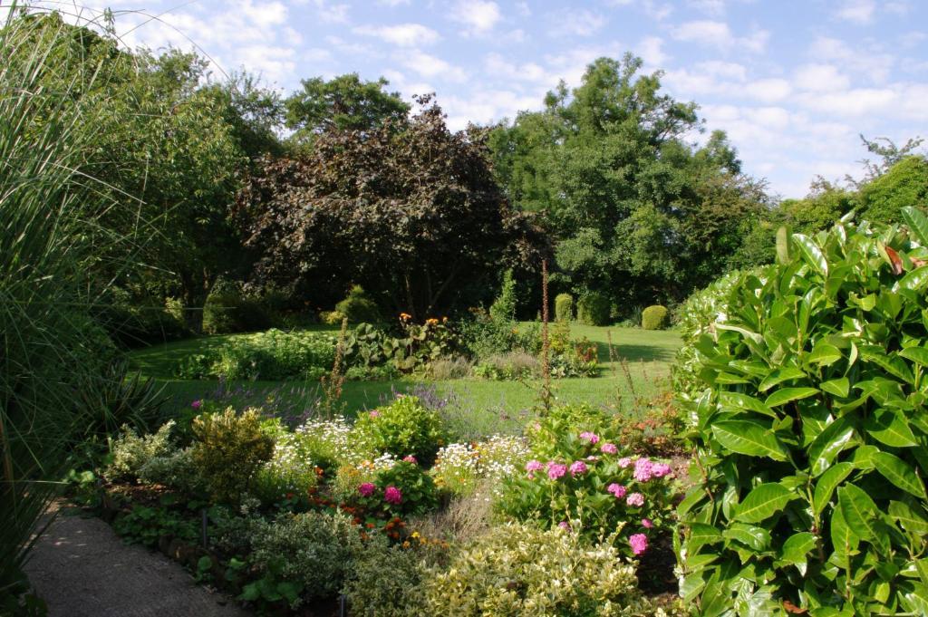 Sculthorpe Mill Hotel Фейкънам Екстериор снимка