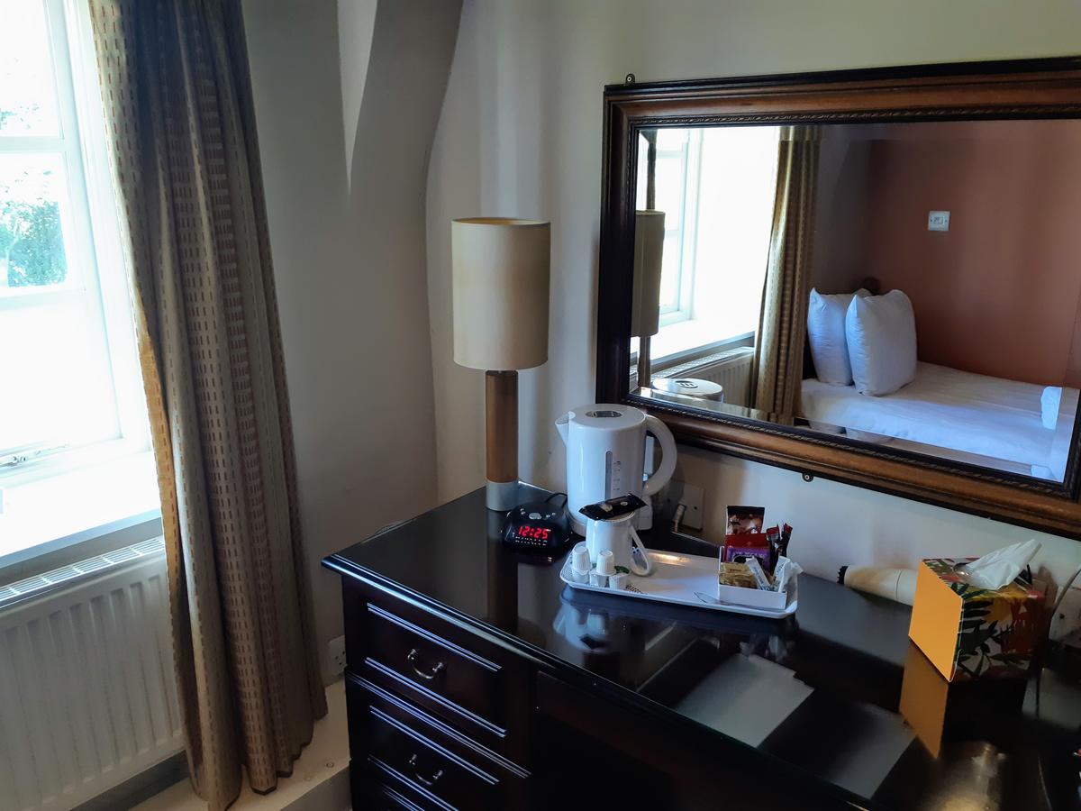 Sculthorpe Mill Hotel Фейкънам Екстериор снимка